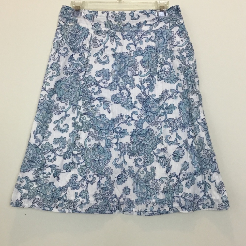 Eddie Bauer White Skirt with Blue Floral Print size 4